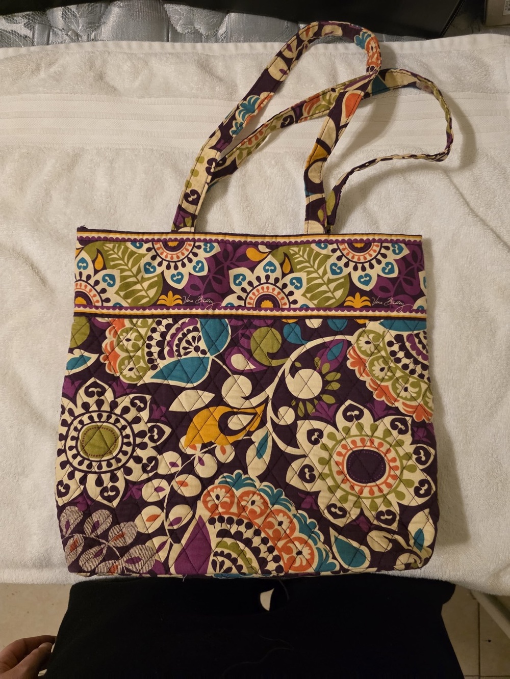 Vera Bradley Tote - snap closure